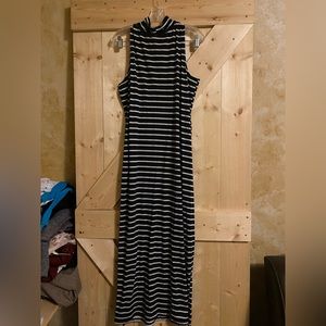 Rouge 1X Maxi dress with side slits